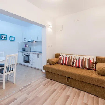 Ivy's Cozy Corner Апартаменты *