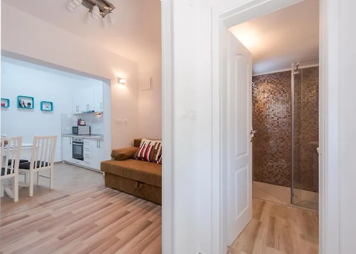 Ivy's Cozy Corner Апартаменты *